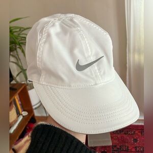 Nike Featherlight Dri-Fit Hat